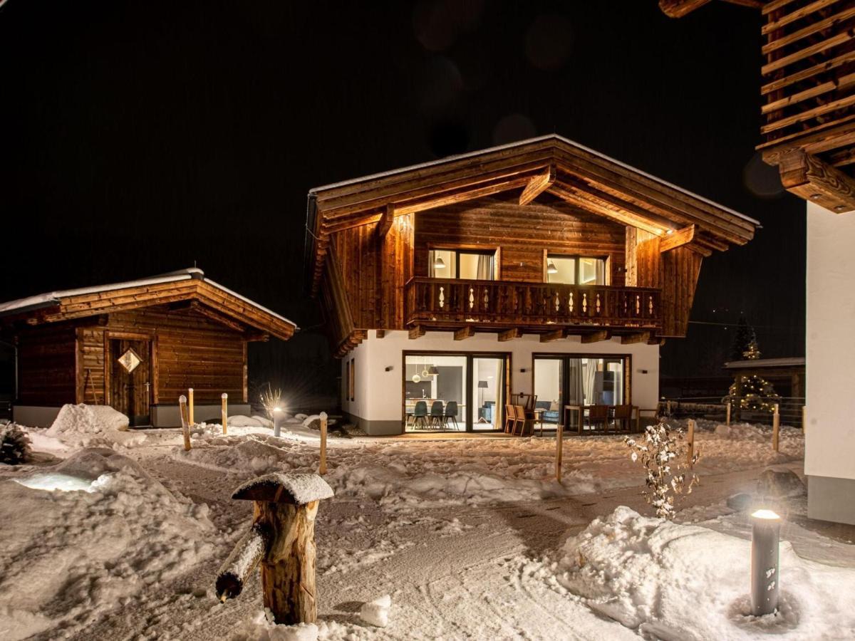 Apartment In Wald Im Pinzgau With A Carport 외부 사진