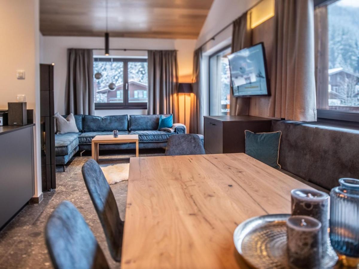 Apartment In Wald Im Pinzgau With A Carport 외부 사진