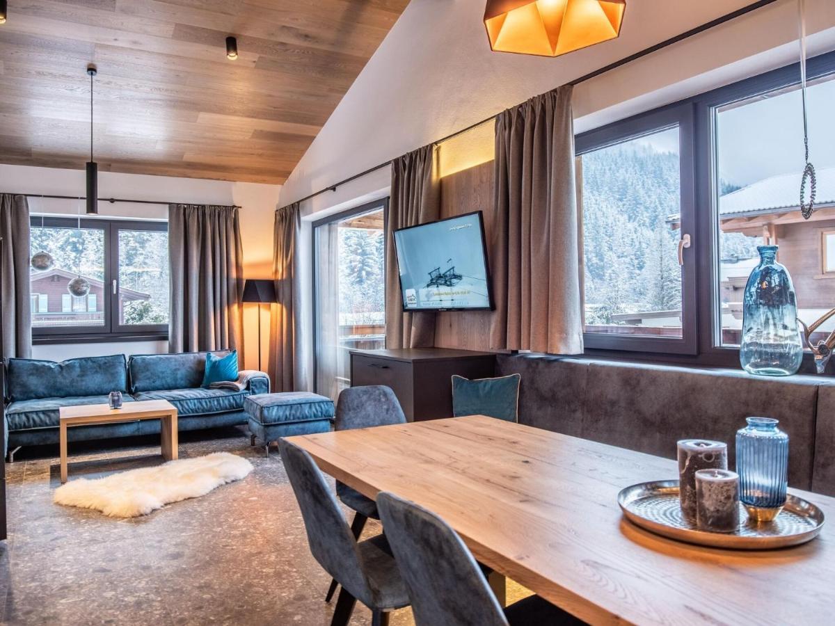 Apartment In Wald Im Pinzgau With A Carport 외부 사진