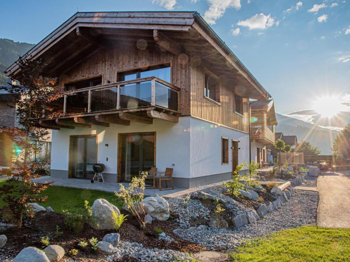 Apartment In Wald Im Pinzgau With A Carport 외부 사진