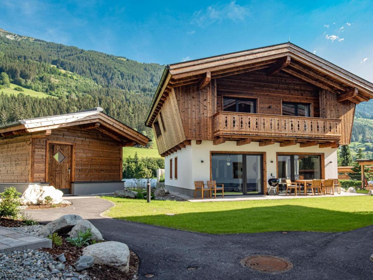 Apartment In Wald Im Pinzgau With A Carport 외부 사진