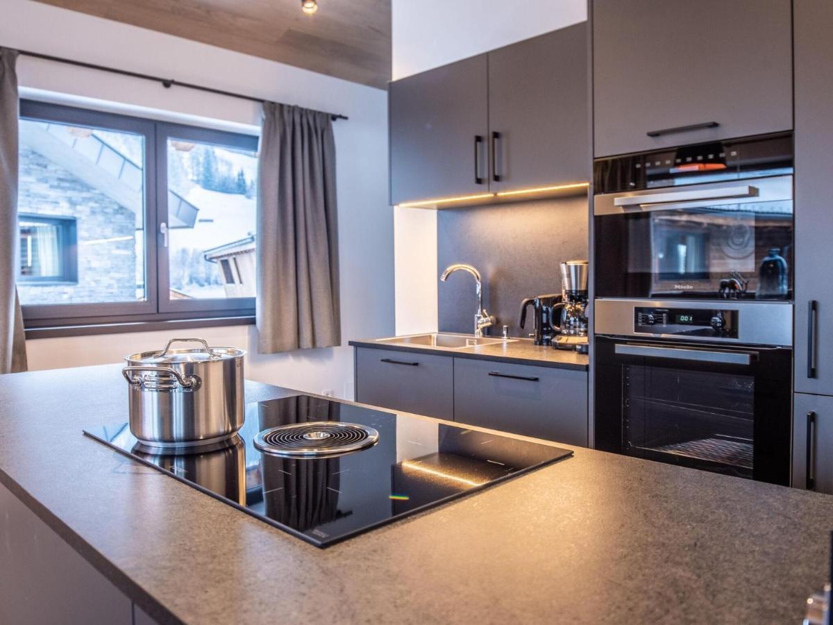 Apartment In Wald Im Pinzgau With A Carport 외부 사진